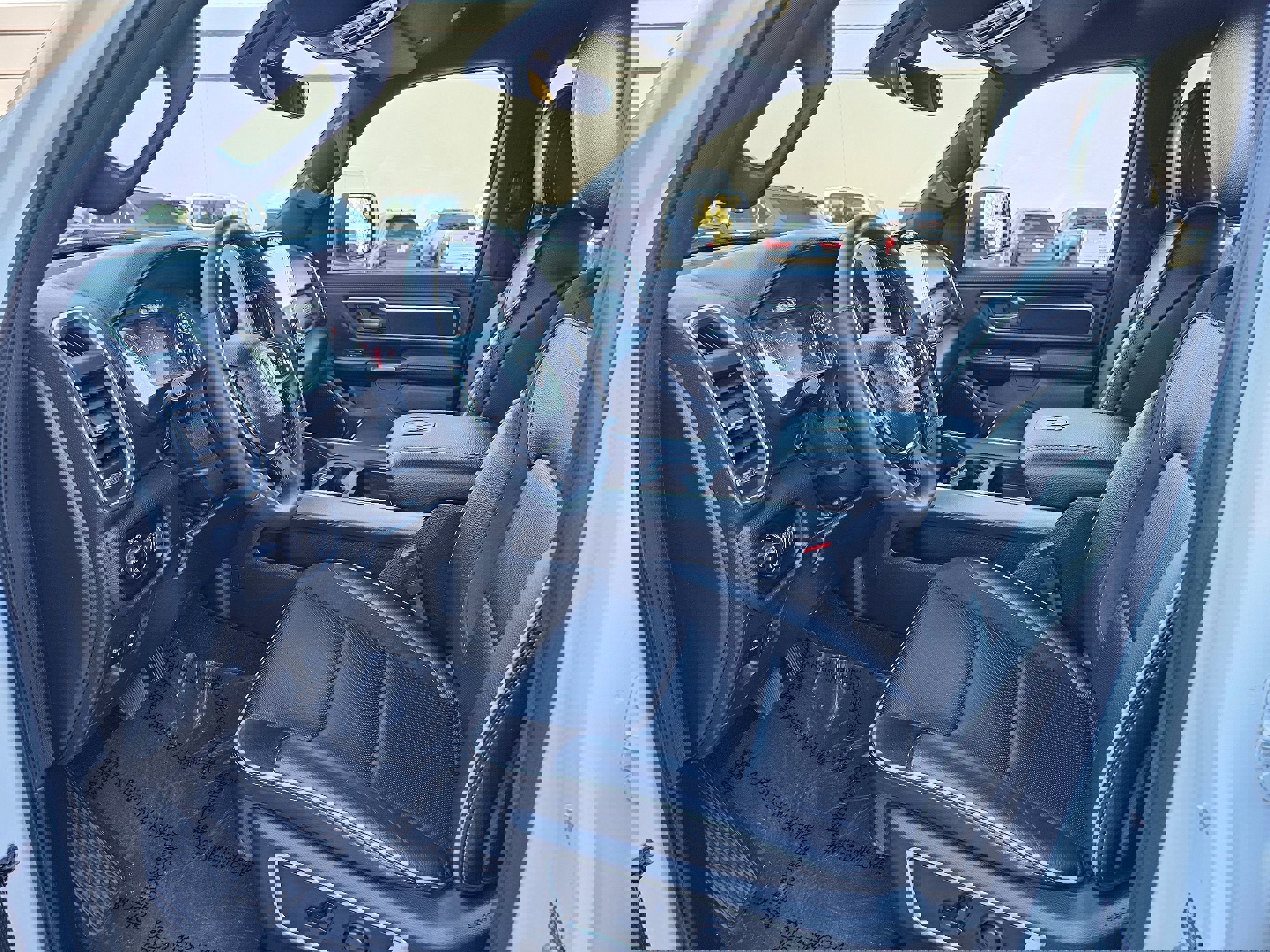 Used 2025 RAM 1500 Laramie image 15