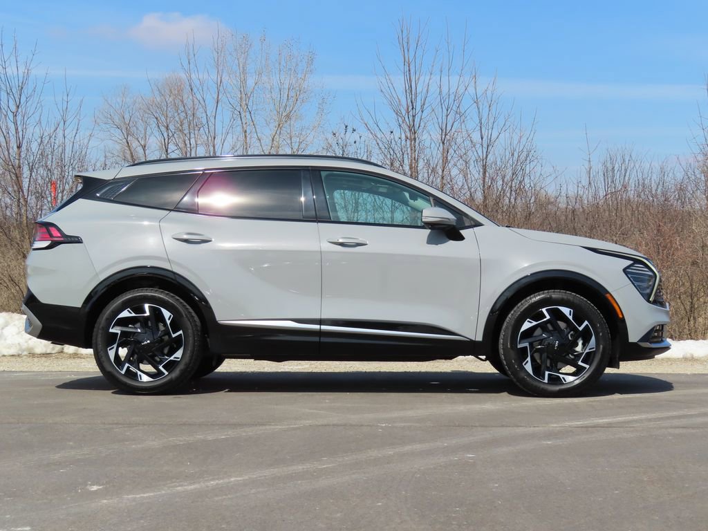 Used 2023 Kia Sportage SX image 2