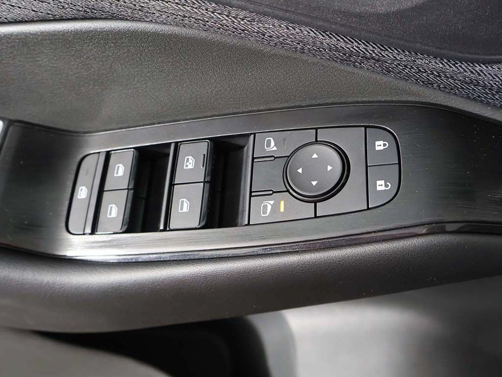 Used 2023 Nissan Rogue S AWD/4WD image 32