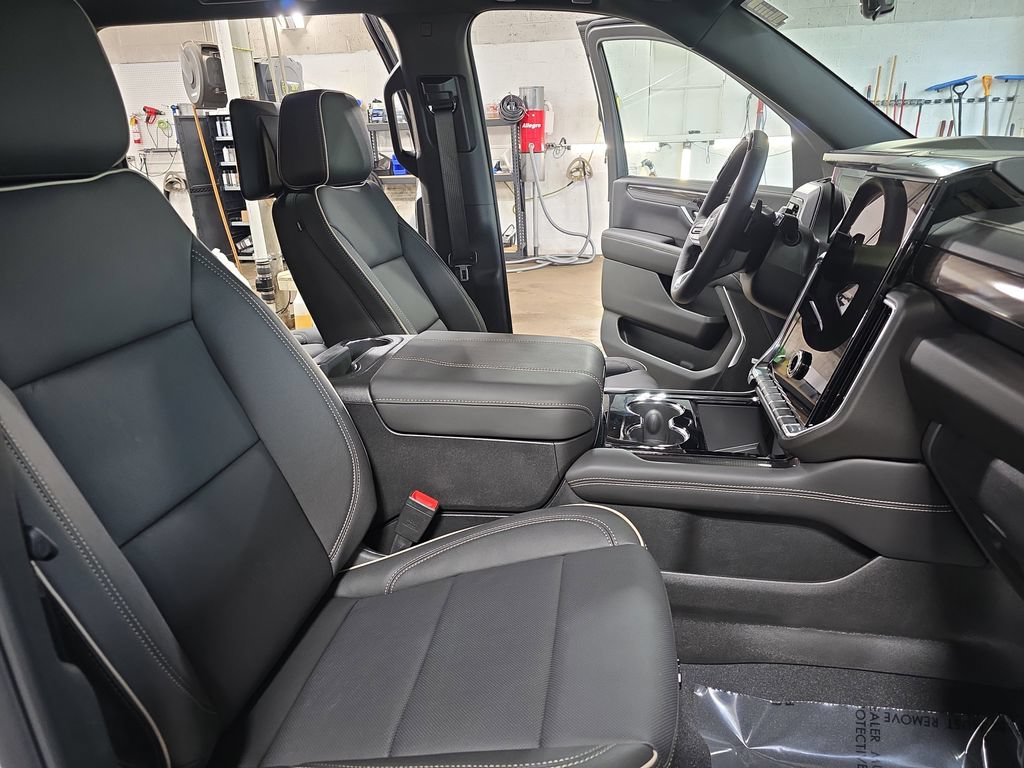 New 2026 GMC Yukon XL Elevation w/ Elevation Premium Package AWD/4WD image 10