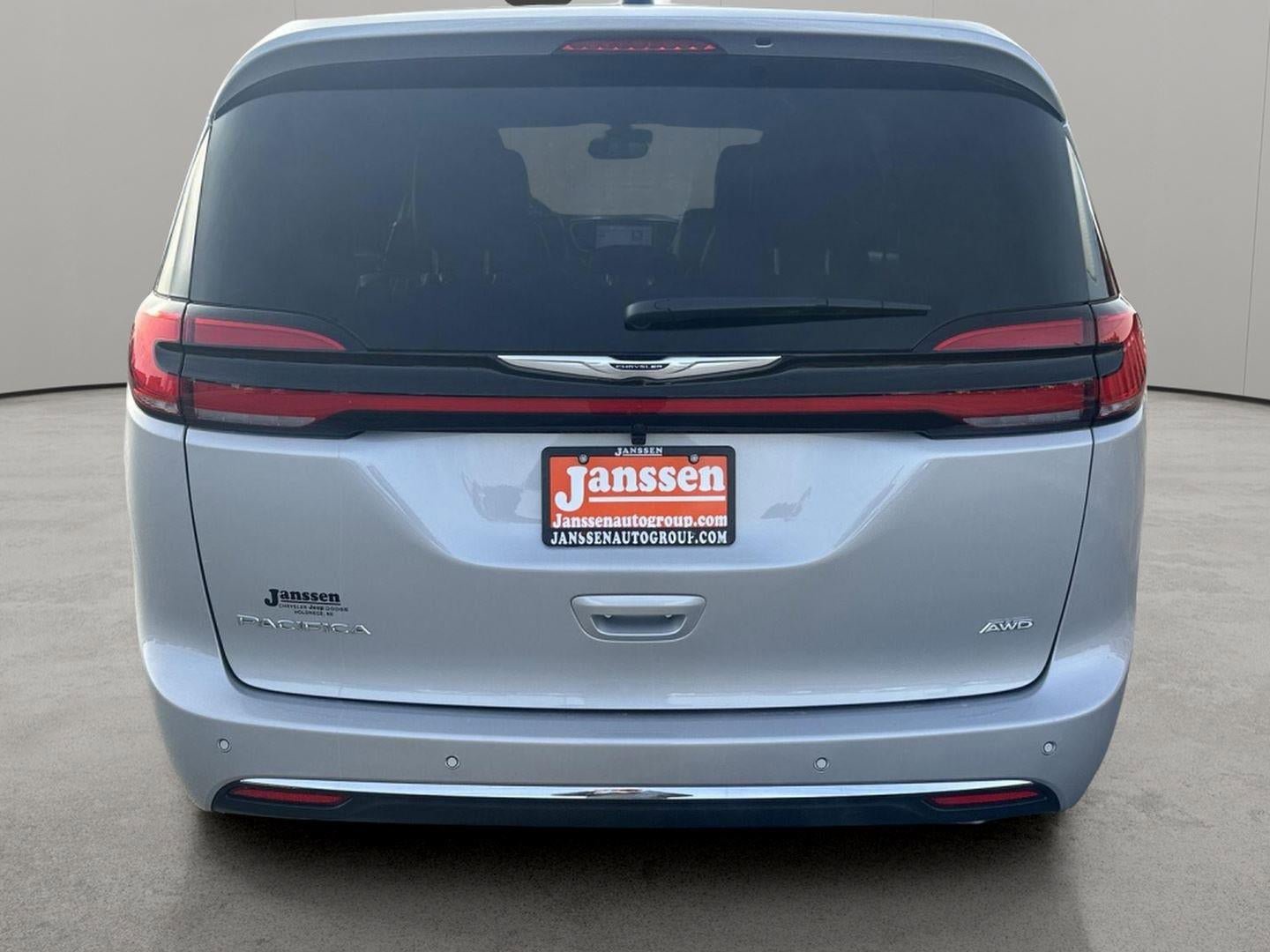 New 2026 Chrysler Pacifica Select image 3