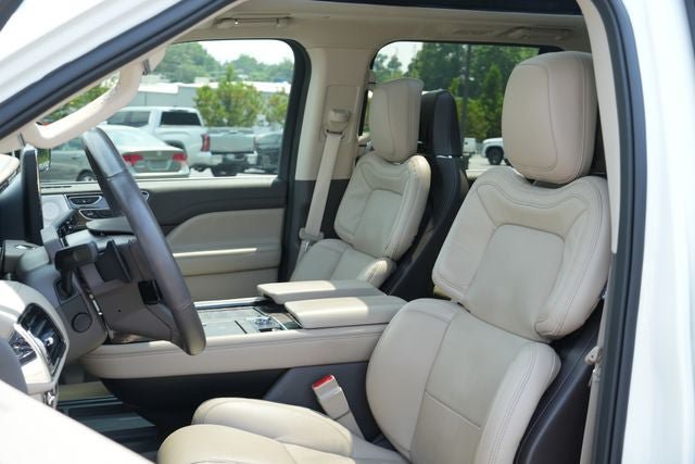 Used 2024 Lincoln Navigator Reserve AWD/4WD image 27