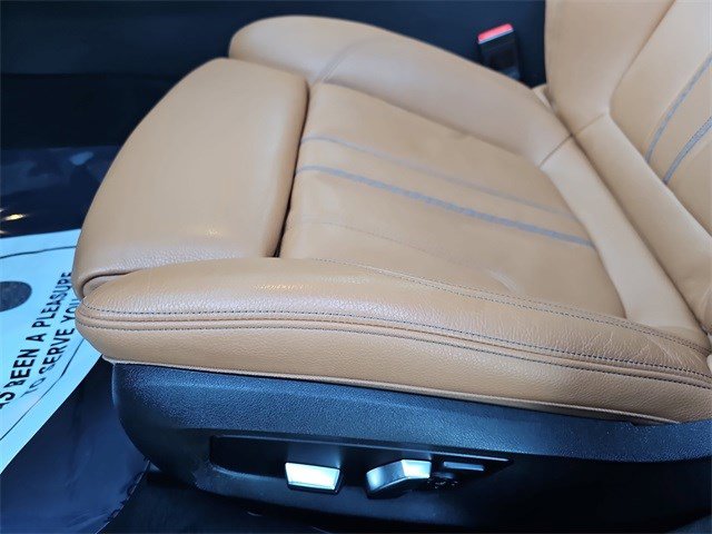 Used 2019 BMW 540i w/ Executive Package image 30