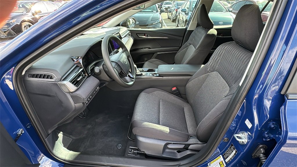 New 2025 Toyota Camry Hybrid image 18