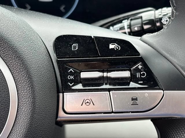 Used 2025 Hyundai Elantra Limited FWD image 20