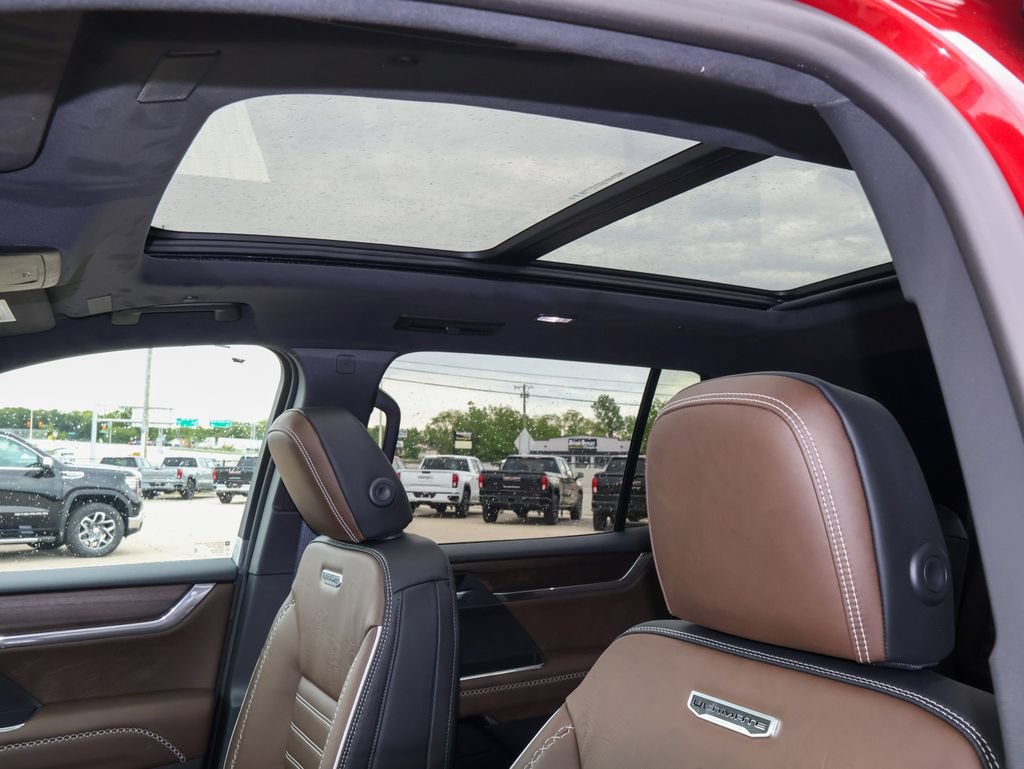 New 2026 GMC Acadia Denali Ultimate w/ LPO, Floor Liner Package AWD/4WD image 9