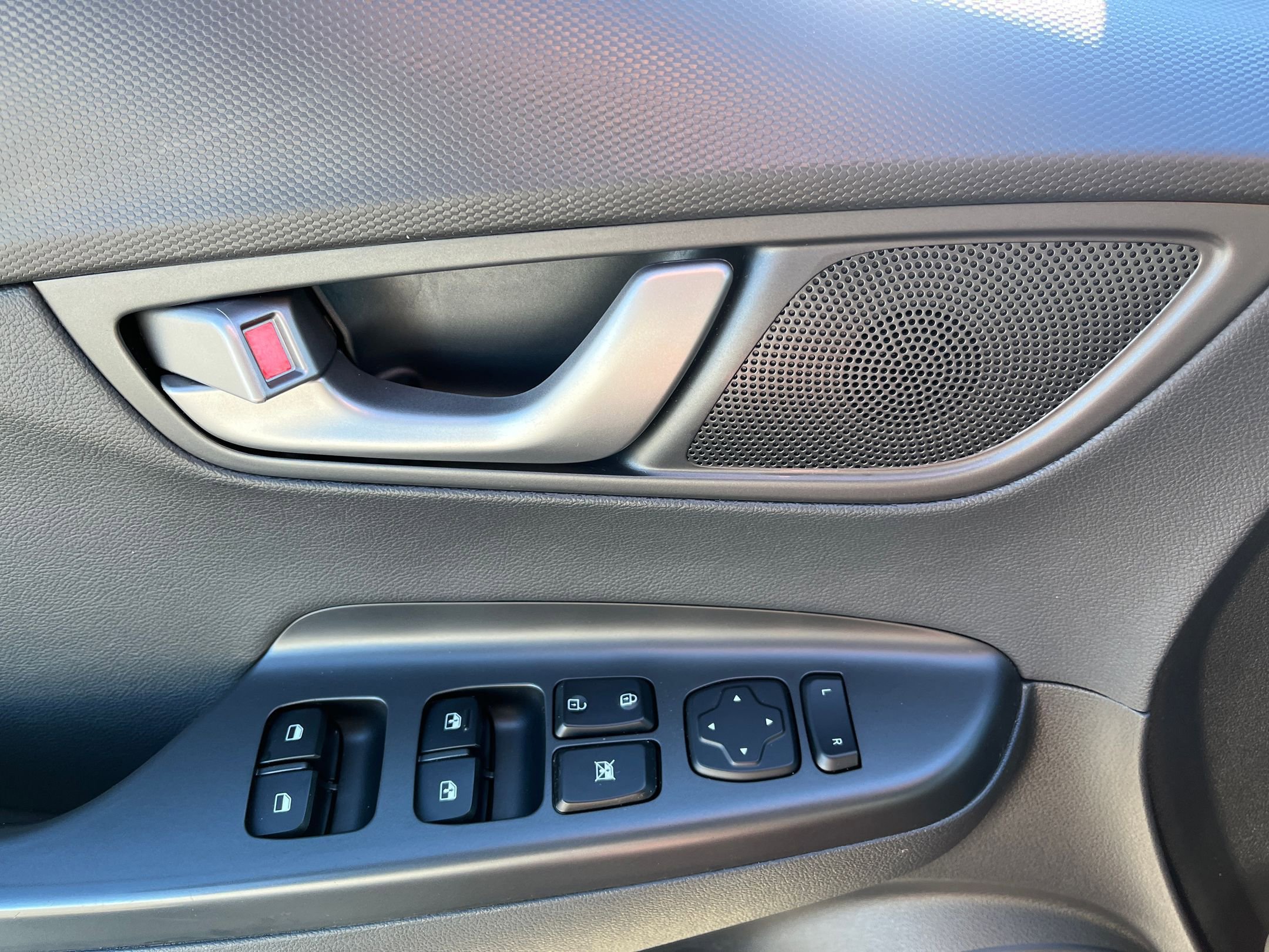 Used 2021 Hyundai Kona Limited image 26