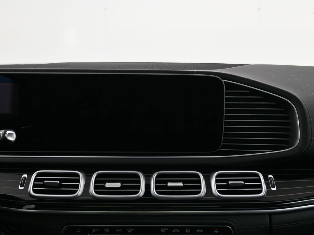 Used 2026 Mercedes-Benz GLS 63 AMG 4MATIC image 11