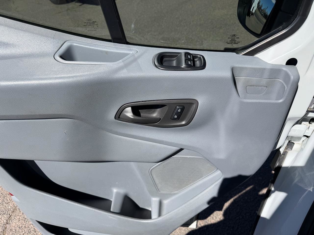 Used 2019 Ford Transit 250 148 Medium Roof image 12