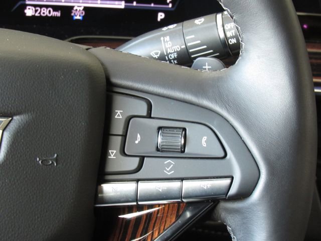 Used 2024 Cadillac Escalade ESV Luxury AWD/4WD image 29
