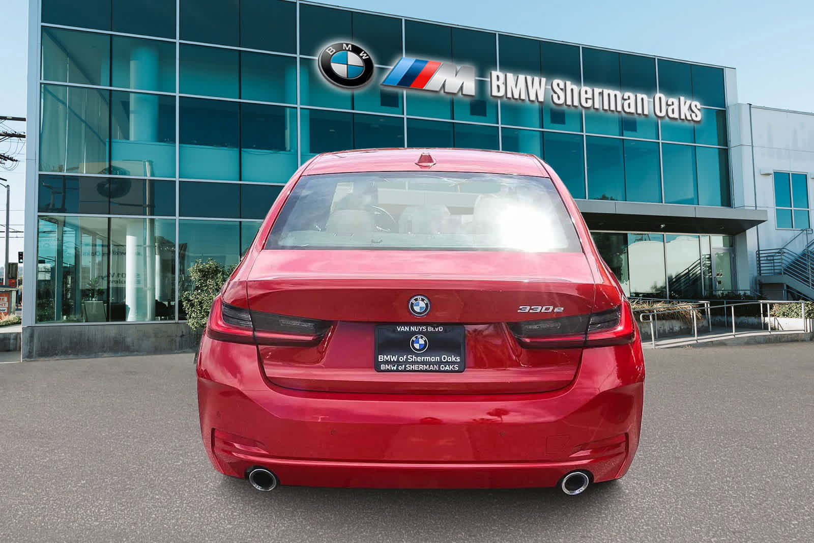 Used 2024 BMW 330e 330e w/ Premium Package image 5