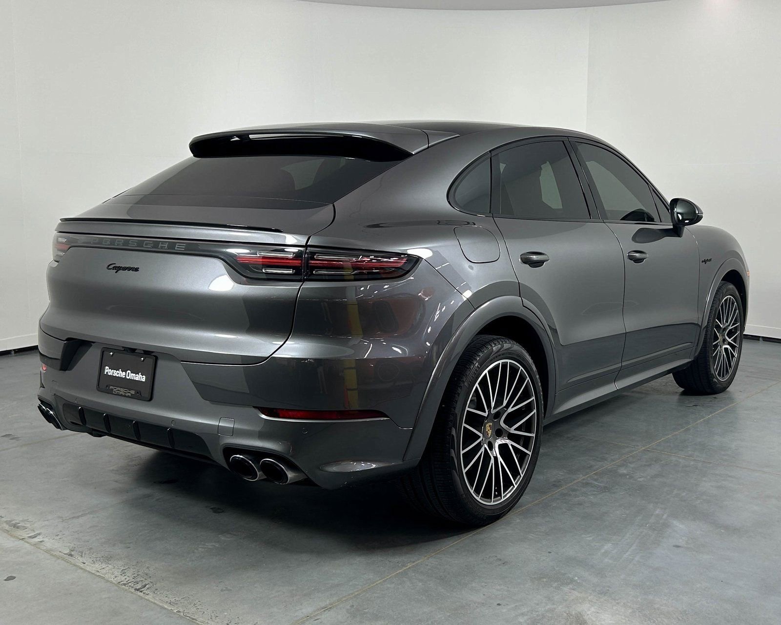 Used 2023 Porsche Cayenne Coupe image 7