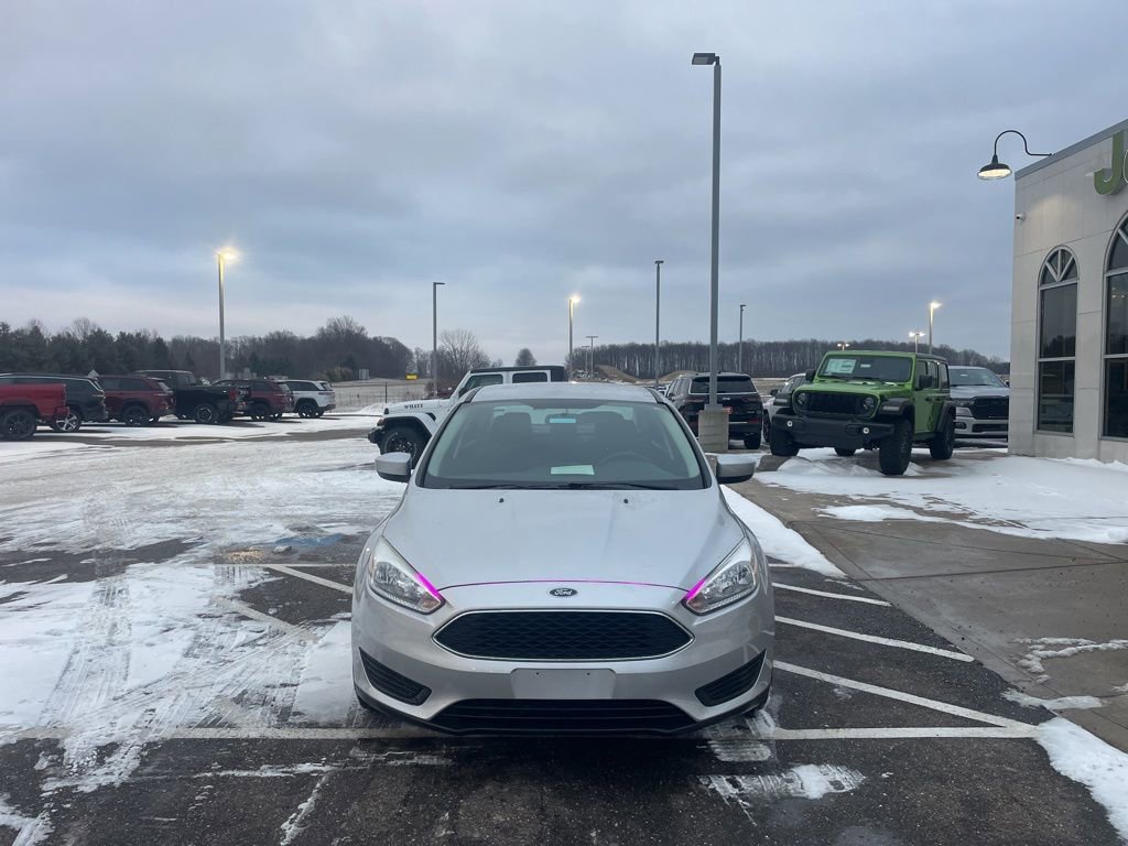 Used 2018 Ford Focus SE image 3