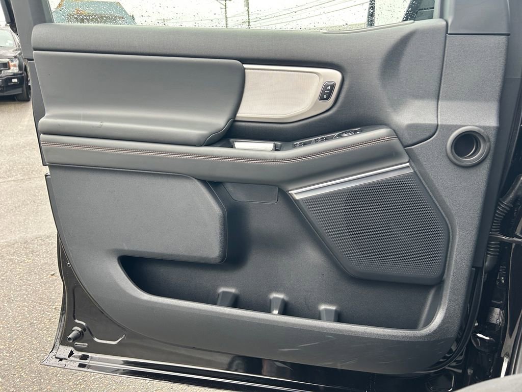 Used 2025 Ford Expedition Active image 22