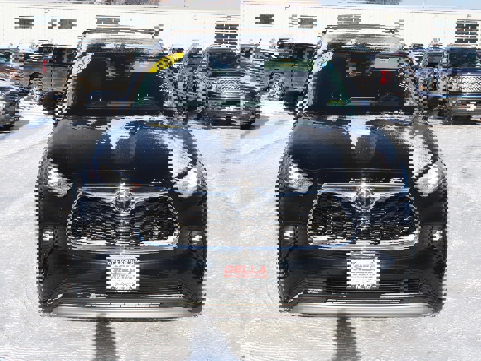 Used 2022 Toyota Highlander Platinum image 2