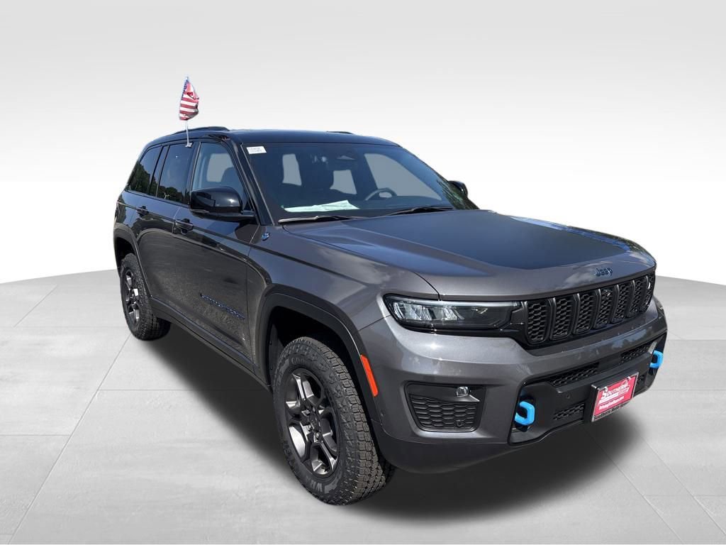 New 2024 Jeep Grand Cherokee Trailhawk w/ Advanced Protech Group II image 10