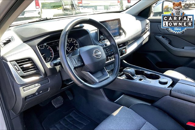 Used 2025 Nissan Rogue SV AWD/4WD image 14