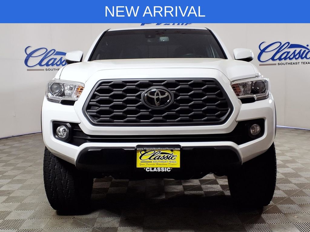 Used 2020 Toyota Tacoma TRD Off-Road w/ Technology Package image 3