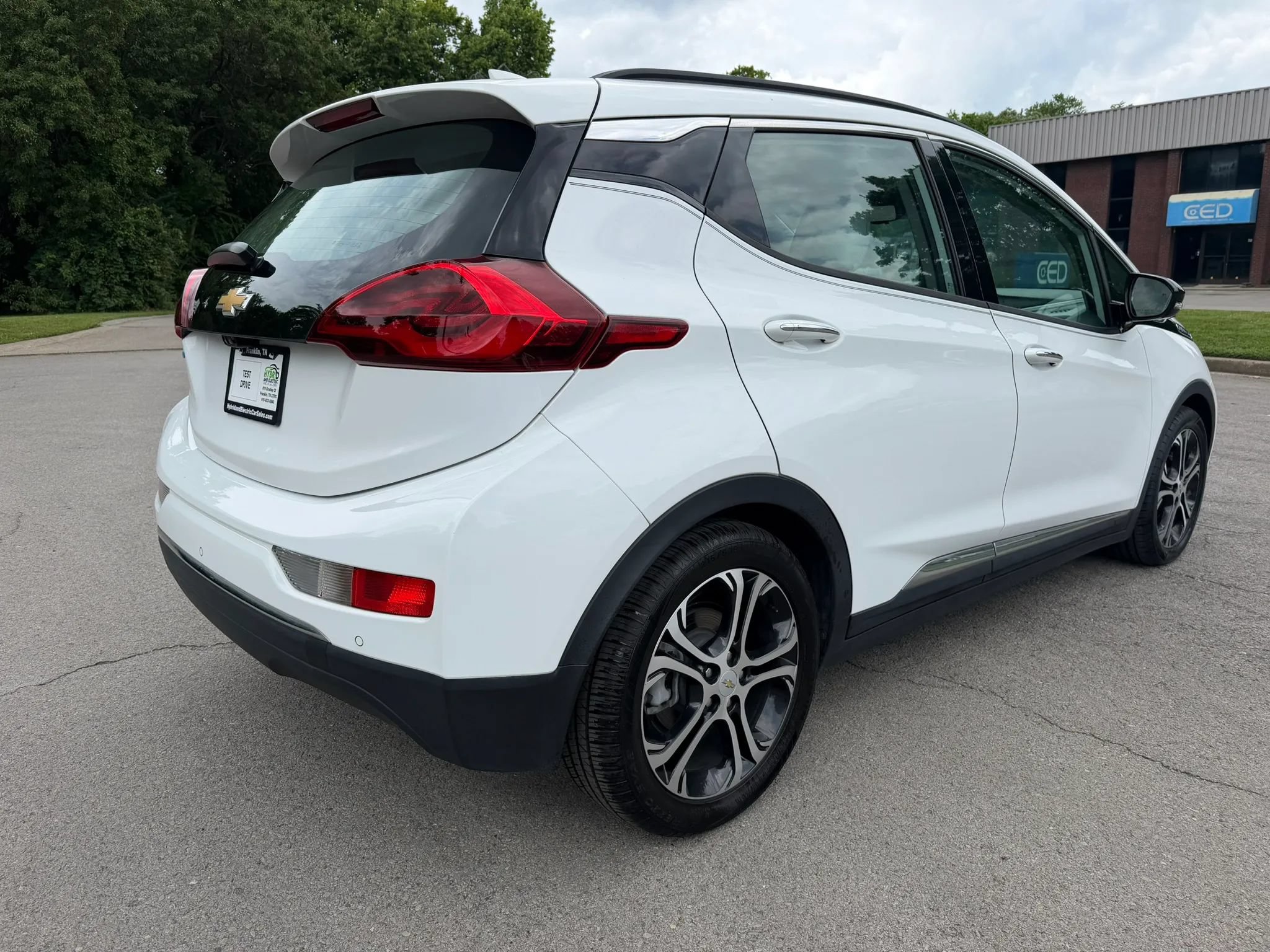 Used 2018 Chevrolet Bolt Premier w/ Driver Confidence II Package FWD image 5