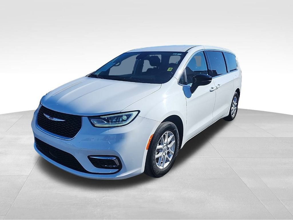 Used 2024 Chrysler Pacifica Touring-L image 19