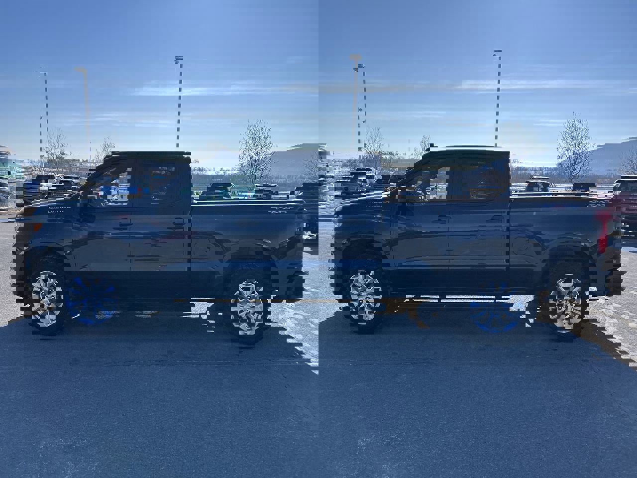 Used 2023 Chevrolet Silverado 1500 Custom image 4