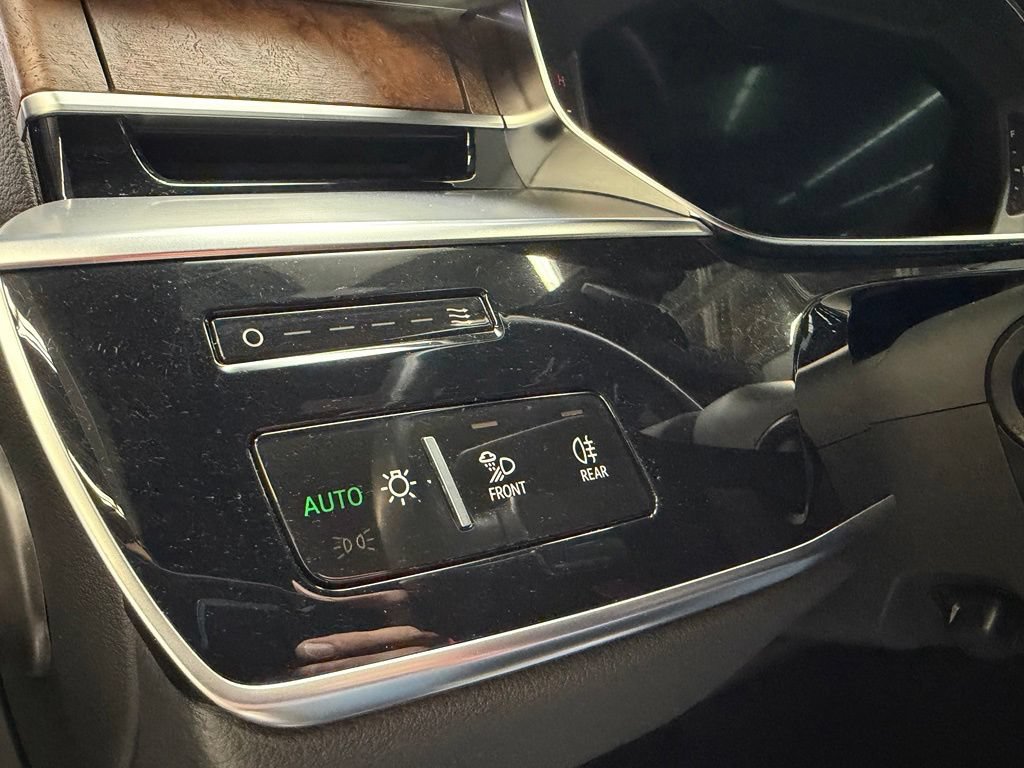 Used 2023 Audi A8 L 3.0T w/ Executive Package AWD/4WD image 33