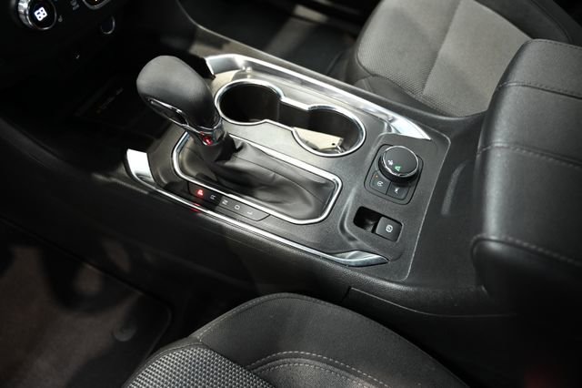 Used 2023 Chevrolet Traverse LT FWD image 18