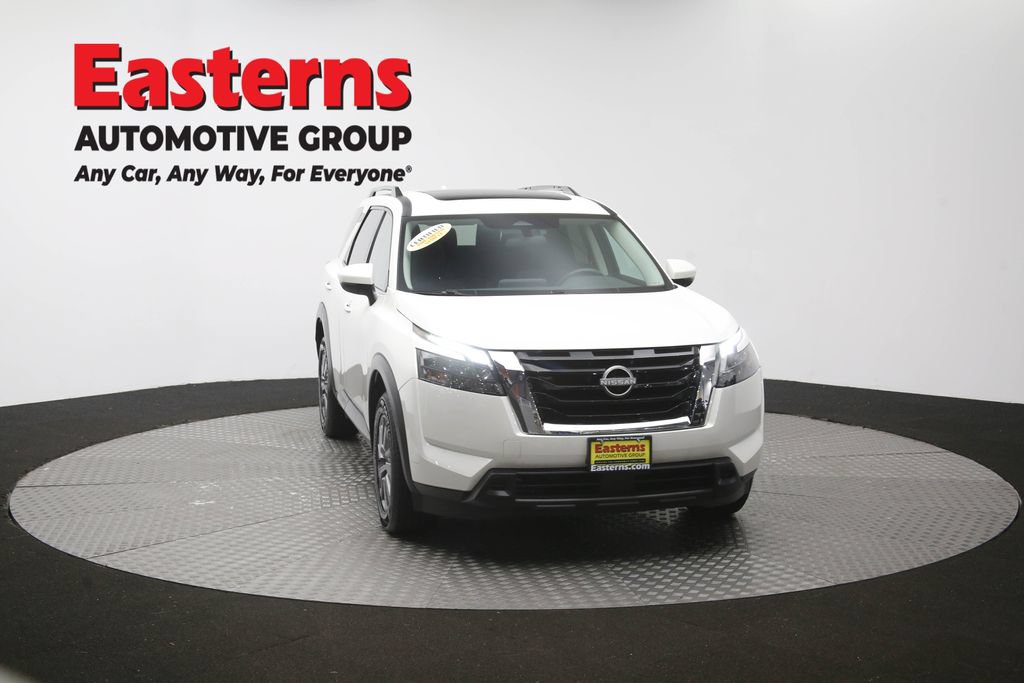 Used 2023 Nissan Pathfinder SV w/ SV Premium Package AWD/4WD image 54