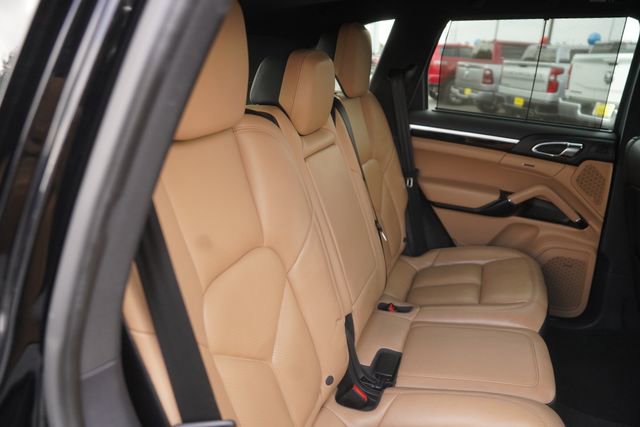 Used 2016 Porsche Cayenne image 17