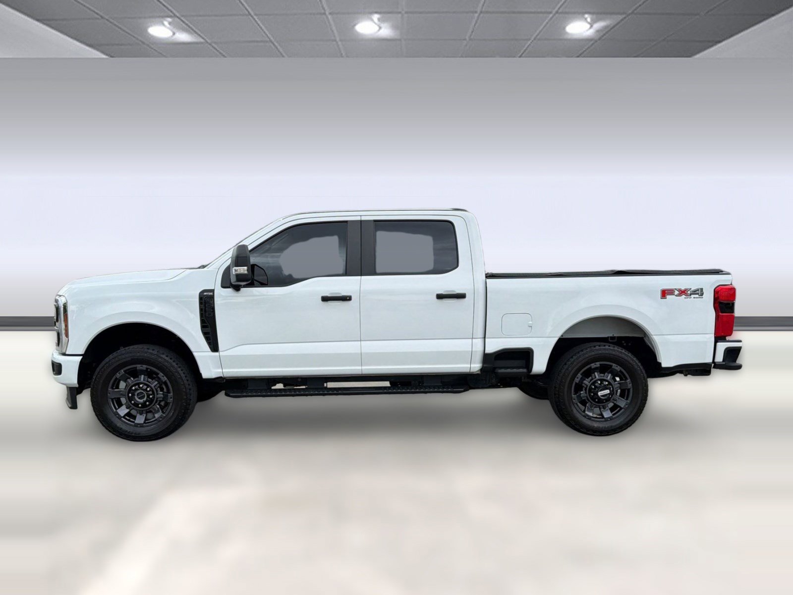 Used 2024 Ford F250 XL w/ STX Appearance Package AWD/4WD image 2
