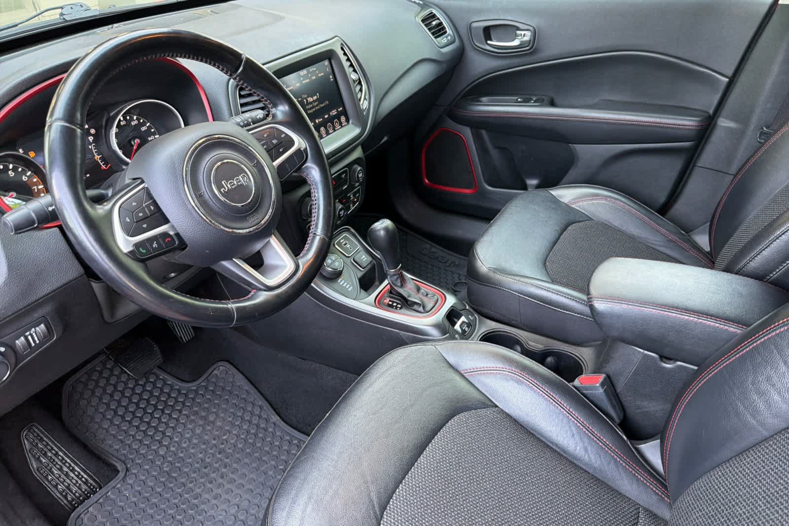 Used 2020 Jeep Compass Trailhawk AWD/4WD image 13