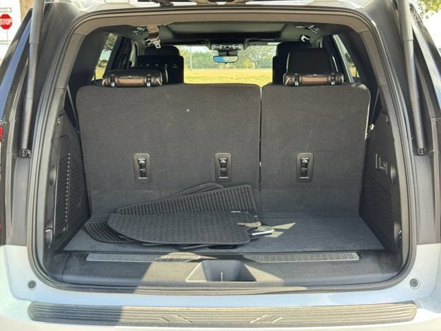 Used 2026 GMC Yukon Denali Ultimate AWD/4WD image 36