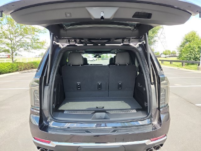 New 2026 Chevrolet Tahoe Premier w/ Sun And Tow Package AWD/4WD image 19