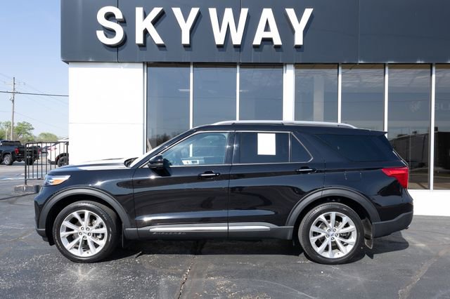 Used 2023 Ford Explorer Platinum w/ Technology Package image 4