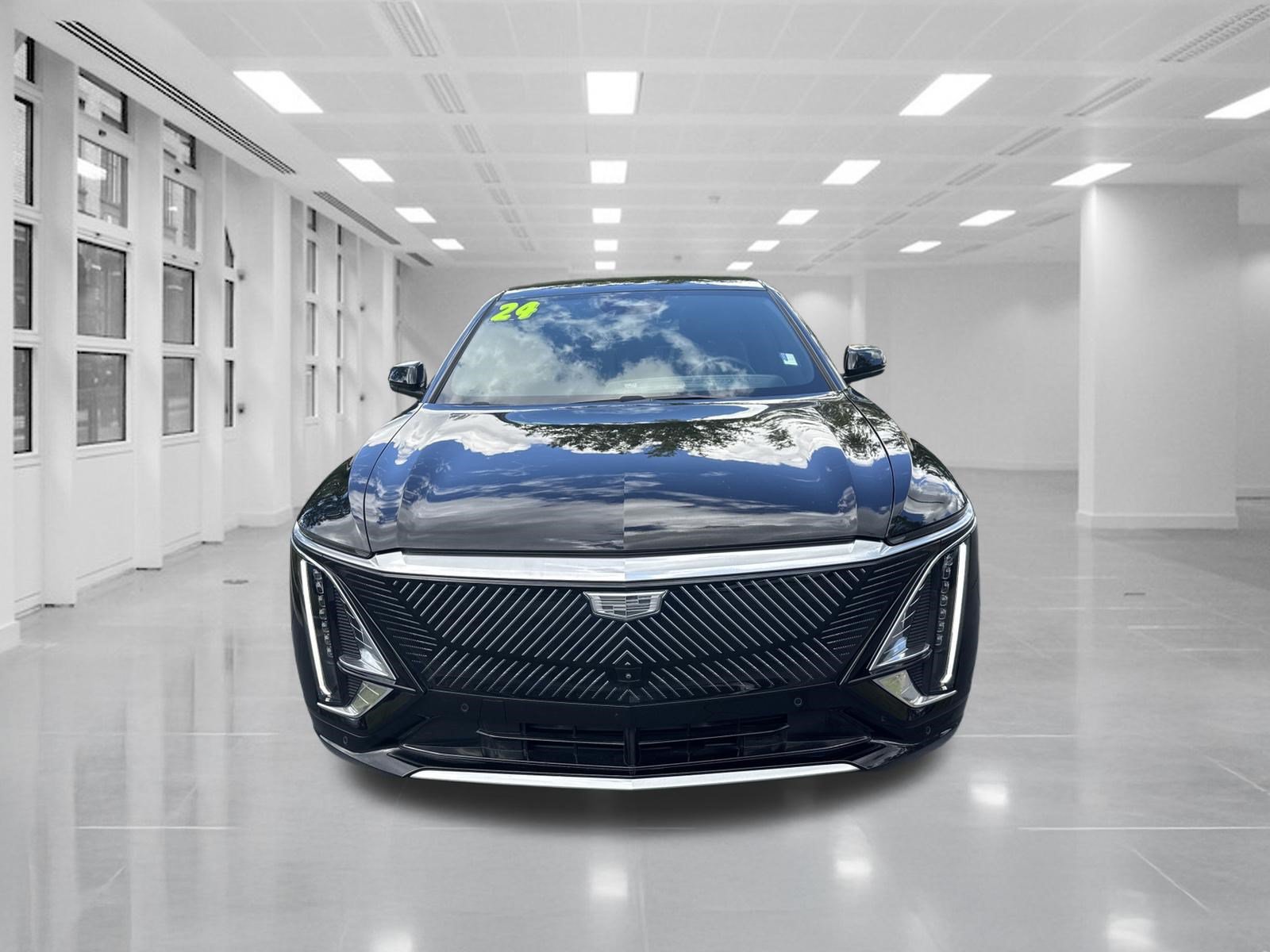 Certified 2024 Cadillac Lyriq Tech w/ Driver Assist Package RWD image 2