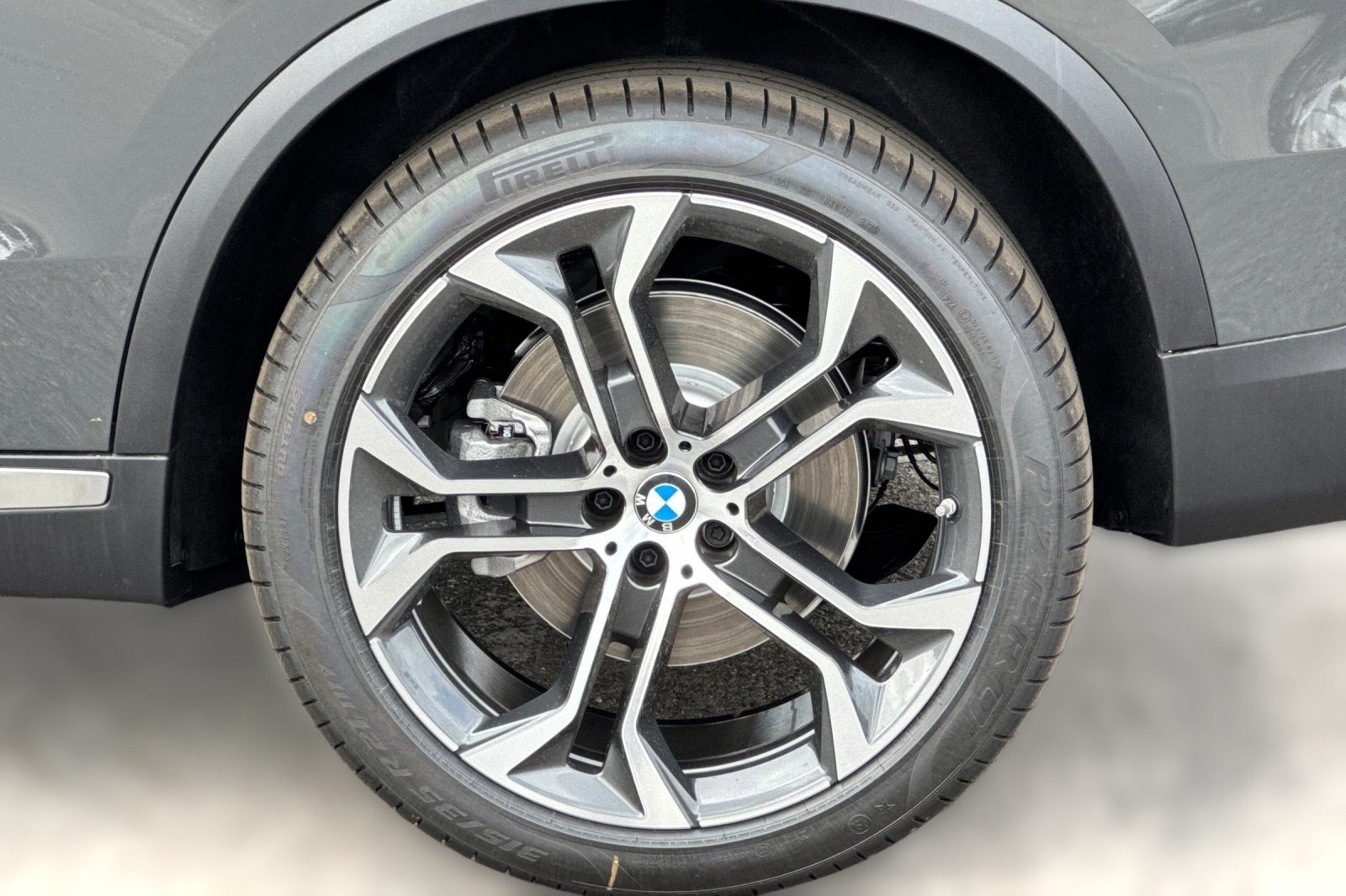 Used 2026 BMW X5 xDrive40i AWD/4WD image 11