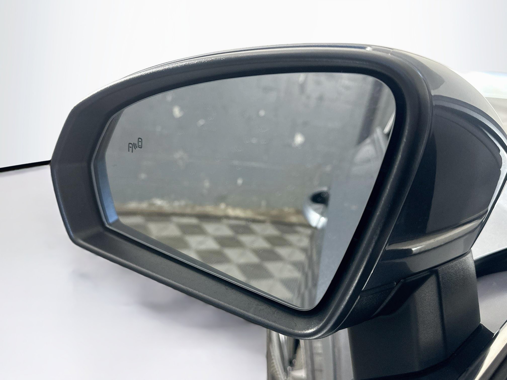 Used 2025 Volkswagen Taos SE AWD/4WD image 16