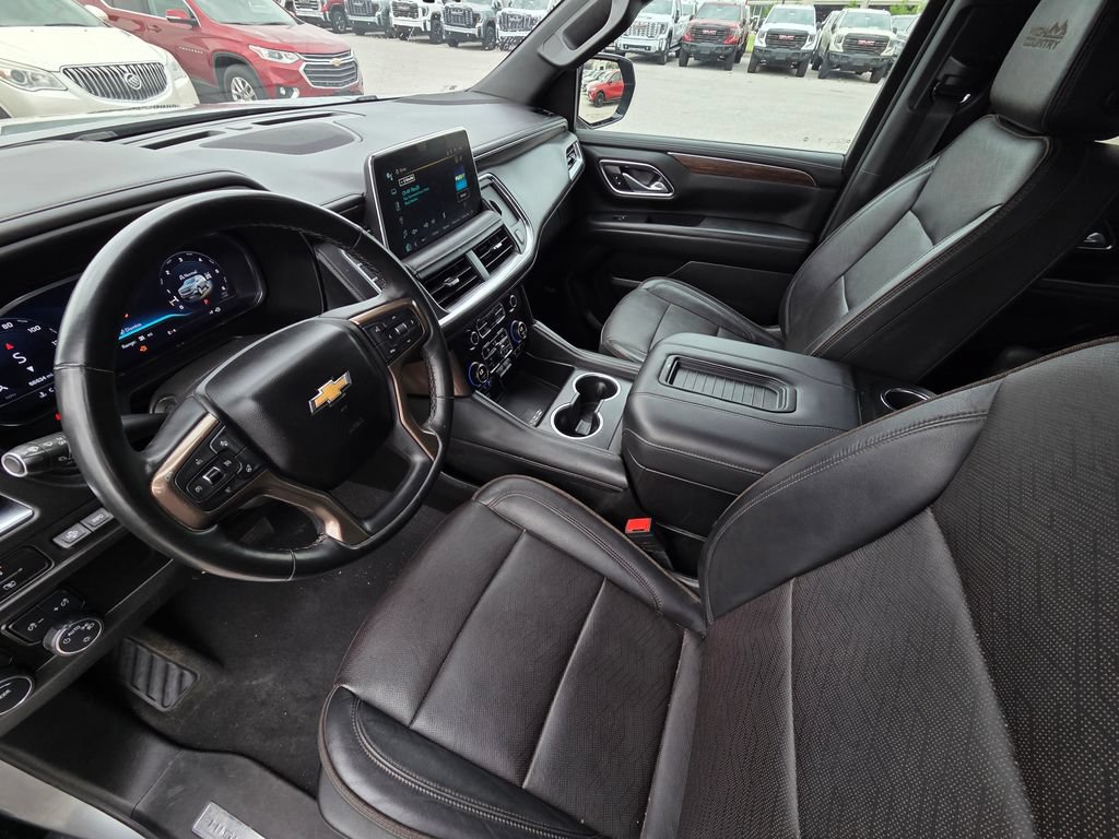 Used 2024 Chevrolet Tahoe High Country AWD/4WD image 10