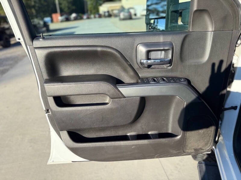 Used 2016 Chevrolet Silverado 2500 LT w/ LT Convenience Package image 13