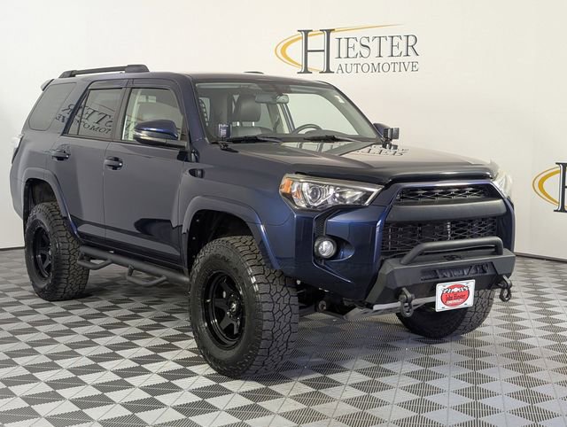 Used 2017 Toyota 4Runner SR5 Premium image 2
