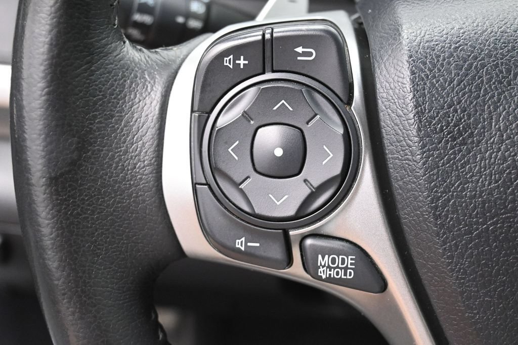 Used 2012 Toyota Camry SE FWD image 17