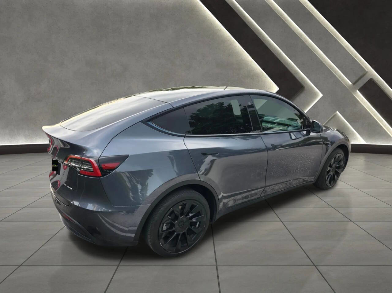 Used 2022 Tesla Model Y Long Range image 5