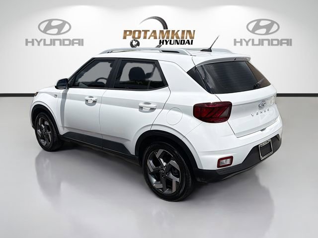Certified 2024 Hyundai Venue Limited FWD image 7