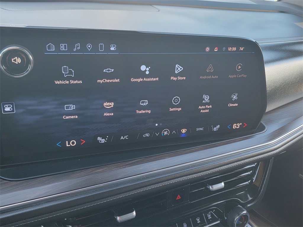 Used 2025 Chevrolet Suburban LT w/ Comfort Package image 27