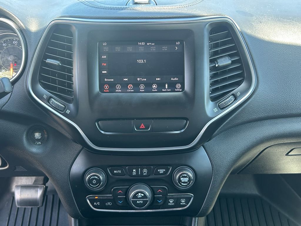 Used 2019 Jeep Cherokee Latitude Plus w/ Comfort/Convenience Group FWD image 14
