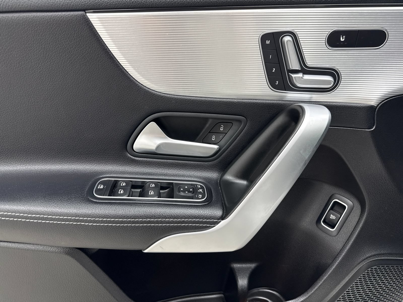 Used 2020 Mercedes-Benz A 220 w/ Premium Package image 35