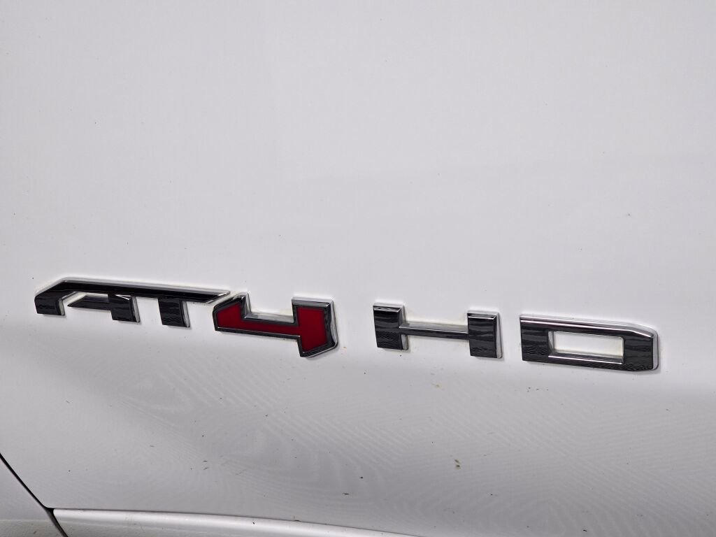 Used 2024 GMC Sierra 2500 AT4 w/ AT4 Premium Plus Package image 12