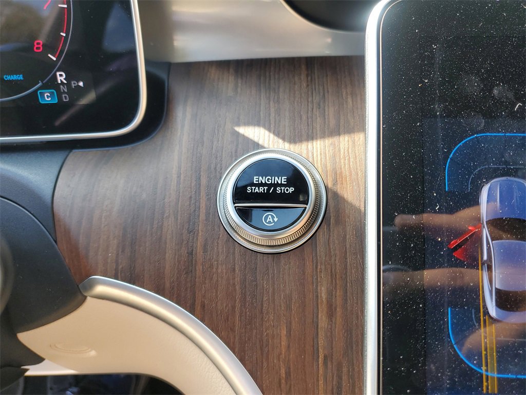 Used 2025 Mercedes-Benz CLE 300 4MATIC Coupe image 28