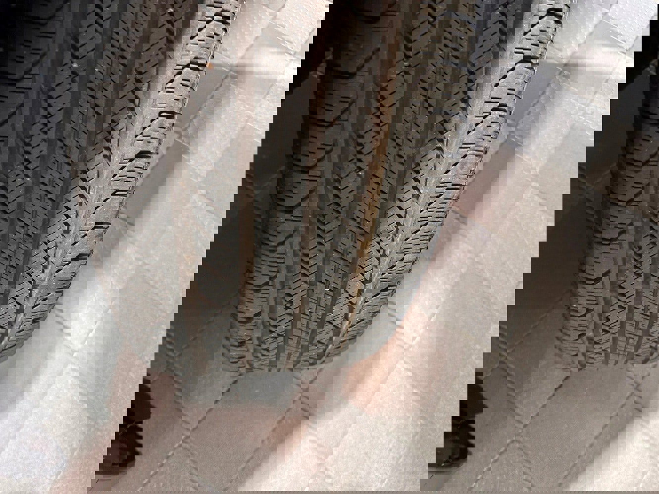 Used 2024 Mercedes-Benz GLB 250 4MATIC image 38