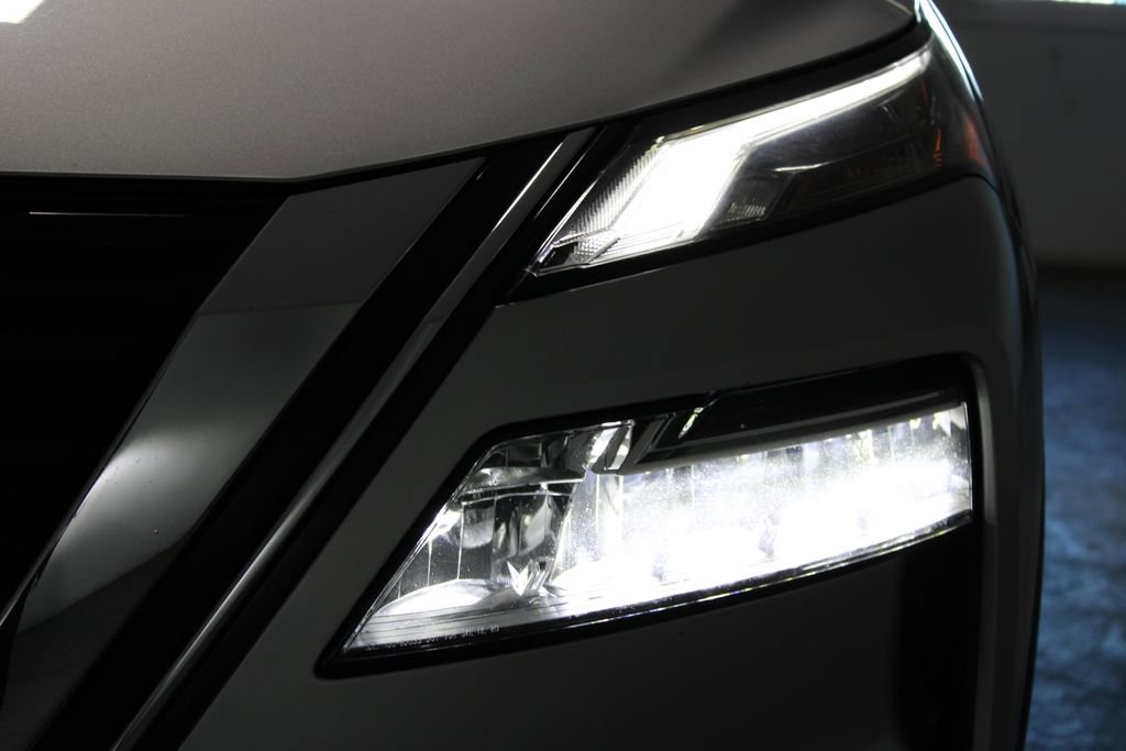 Used 2022 Nissan Rogue SV image 45